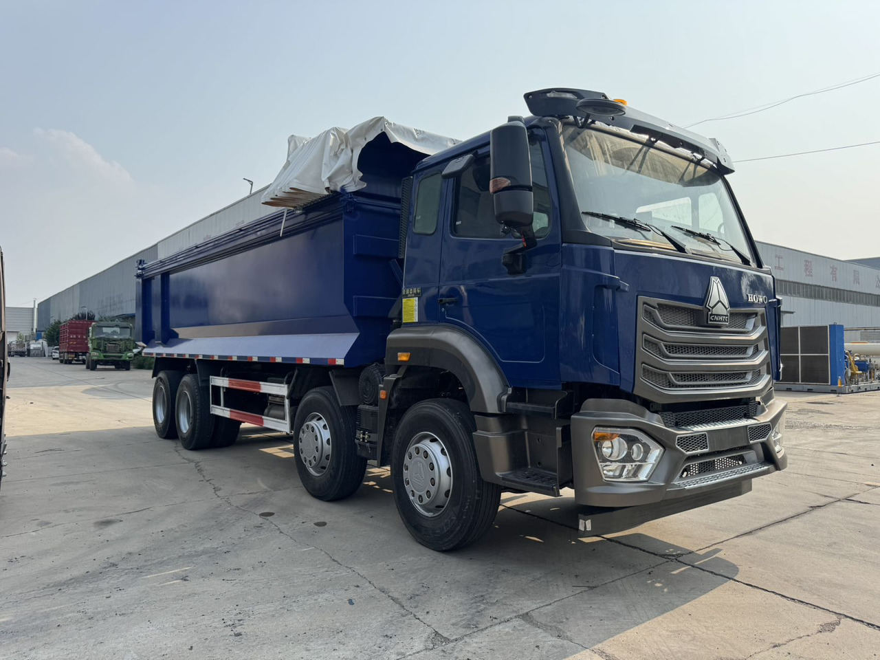 SINOTRUK HOWO Dump Truck 8x4 Click for Discount - Kipper: das Bild 2 SINOTRUK HOWO Dump Truck 8x4 Click for Discount - Kipper: das Bild 2