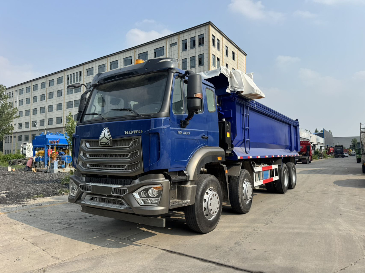 SINOTRUK HOWO Dump Truck 8x4 Click for Discount - Kipper: das Bild 1 SINOTRUK HOWO Dump Truck 8x4 Click for Discount - Kipper: das Bild 1