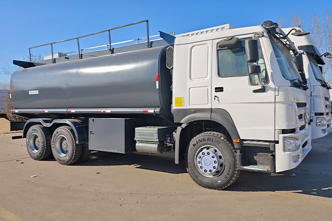 SINOTRUK 2025 New Howo Oil Tanker Trucks for Sale in Congo - Tankwagen: das Bild 1 SINOTRUK 2025 New Howo Oil Tanker Trucks for Sale in Congo - Tankwagen: das Bild 1
