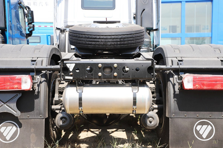 FOTON Foton 6x4 Tractor Head for Sale in Tanzania - Sattelzugmaschine: das Bild 5 FOTON Foton 6x4 Tractor Head for Sale in Tanzania - Sattelzugmaschine: das Bild 5