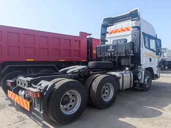 SHACMAN Shacman Trailer Truck for Sale in Sierra Leone - Sattelzugmaschine: das Bild 3 SHACMAN Shacman Trailer Truck for Sale in Sierra Leone - Sattelzugmaschine: das Bild 3