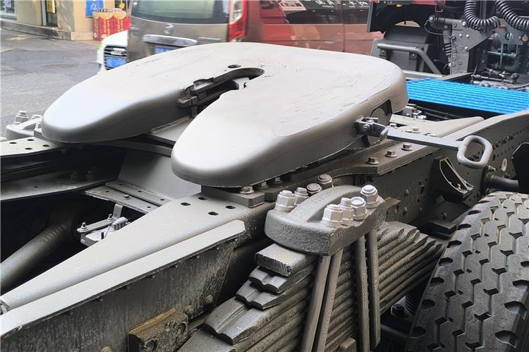 SINOTRUK Used Howo 371hp Tractor Truck for Sale In Cameroon - Sattelzugmaschine: das Bild 4 SINOTRUK Used Howo 371hp Tractor Truck for Sale In Cameroon - Sattelzugmaschine: das Bild 4