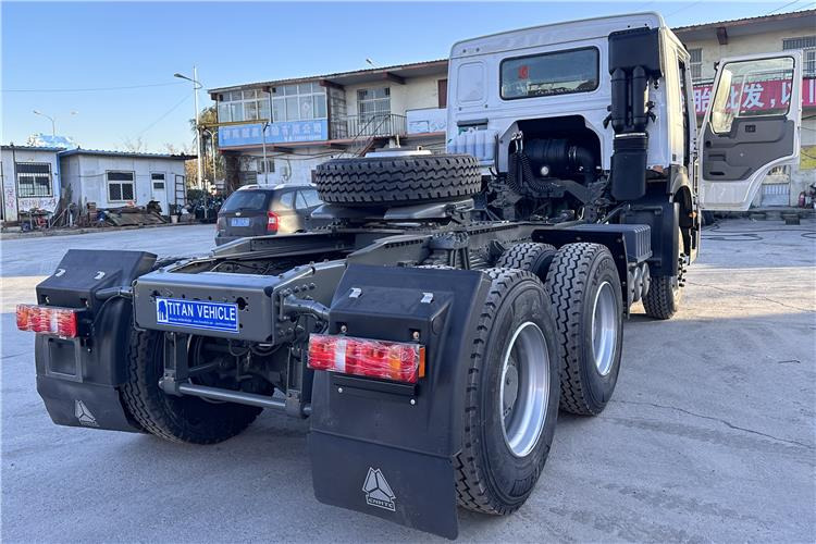 Sinotruk Used Howo 380HP Truck Head with RHD for Sale In Tanzania - Sattelzugmaschine: das Bild 2 Sinotruk Used Howo 380HP Truck Head with RHD for Sale In Tanzania - Sattelzugmaschine: das Bild 2