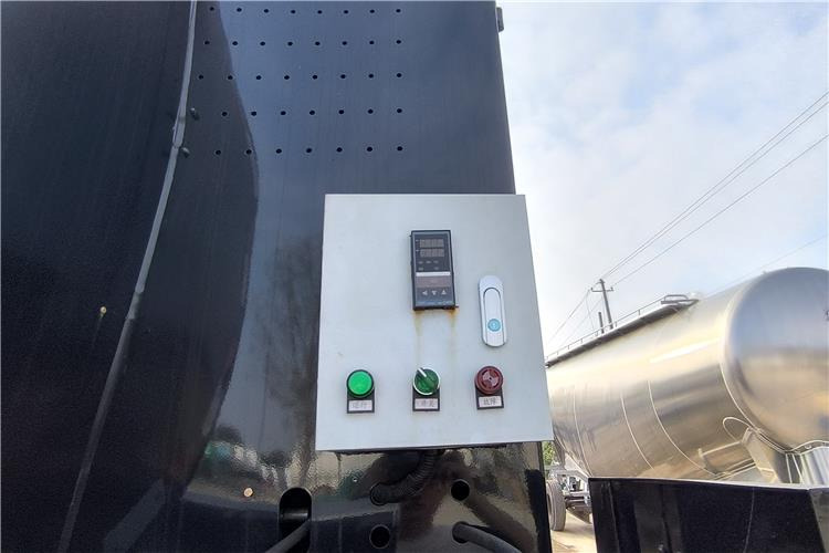 TITAN 3 Axle Asphalt Tank Semi Trailer for Sale In Nigeria - Tankauflieger: das Bild 3 TITAN 3 Axle Asphalt Tank Semi Trailer for Sale In Nigeria - Tankauflieger: das Bild 3