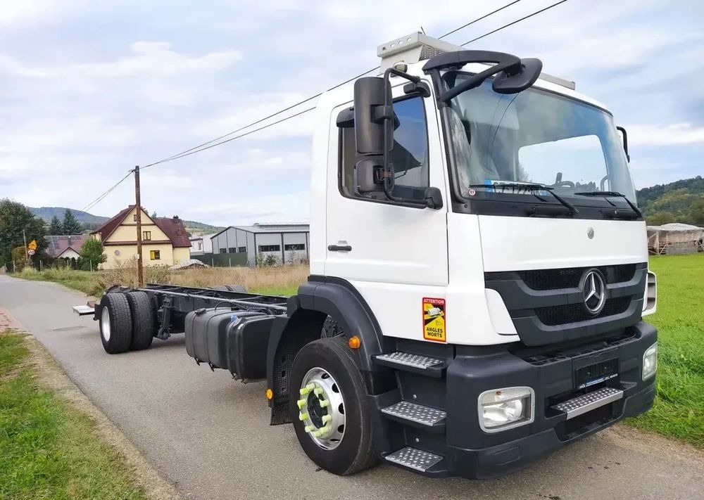 Mercedes-Benz AXOR 1829 rama do zabudowy blokada mostu - Fahrgestell LKW: das Bild 3 Mercedes-Benz AXOR 1829 rama do zabudowy blokada mostu - Fahrgestell LKW: das Bild 3
