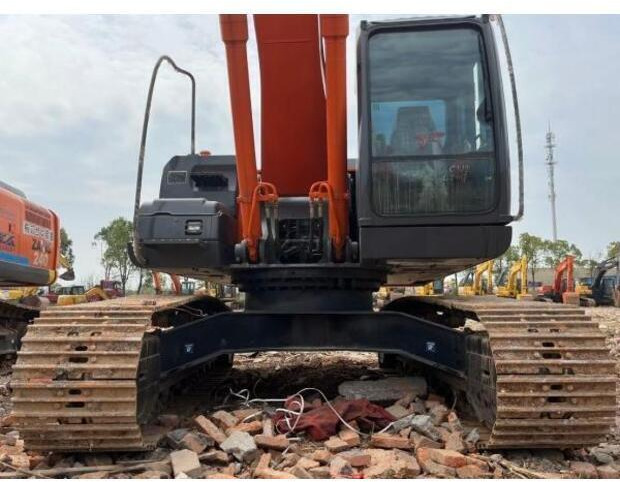 2023 Hitachi ZX240-3 - Kettenbagger: das Bild 5 2023 Hitachi ZX240-3 - Kettenbagger: das Bild 5