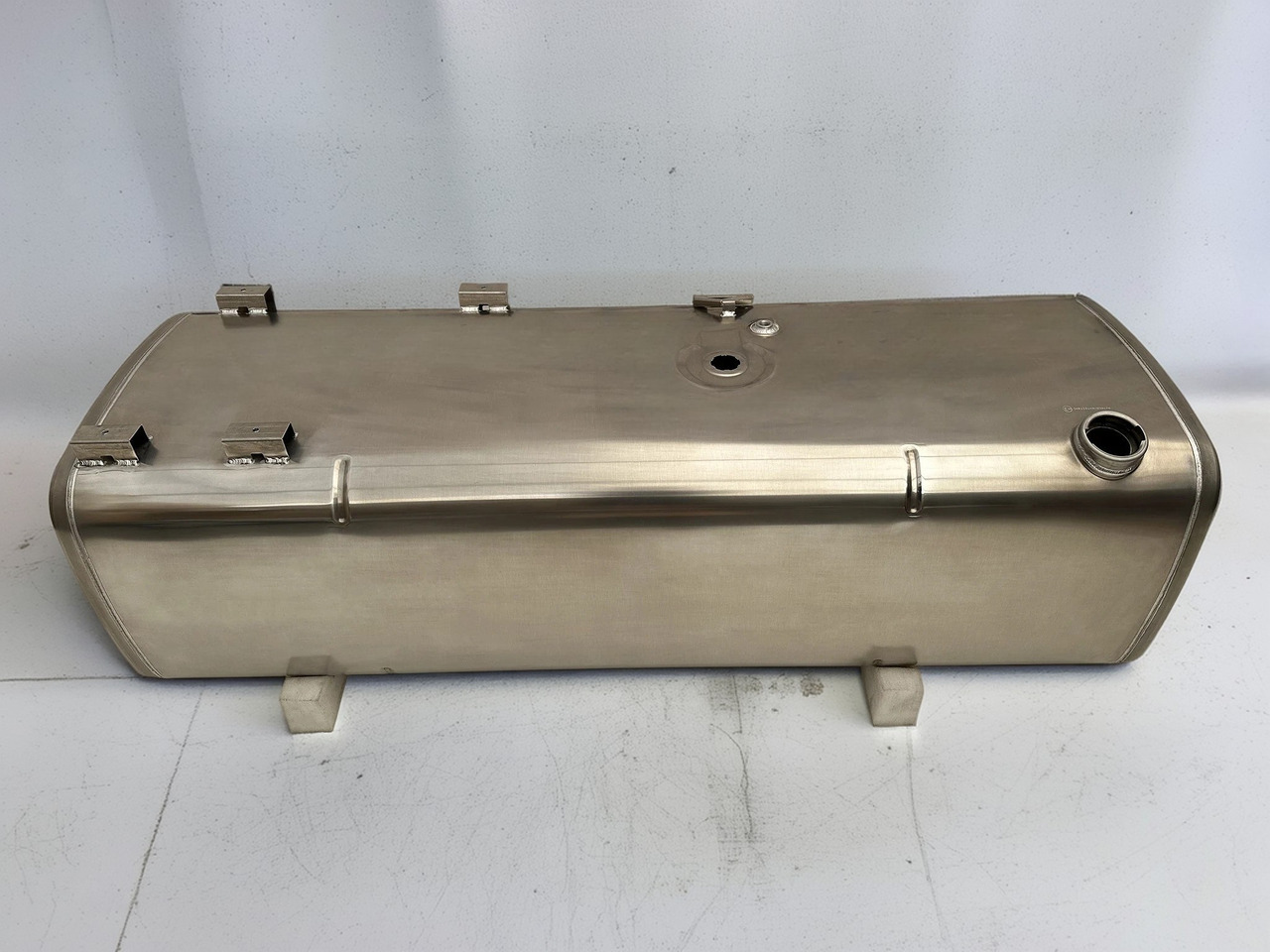 DAF - Kraftstofftank: das Bild 1 DAF - Kraftstofftank: das Bild 1