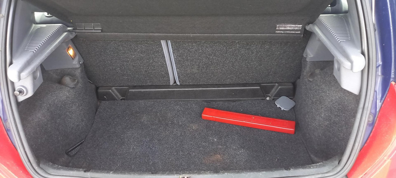 CLIO WITHOUT ROADWORTHINESS TEST - PKW: das Bild 2 CLIO WITHOUT ROADWORTHINESS TEST - PKW: das Bild 2