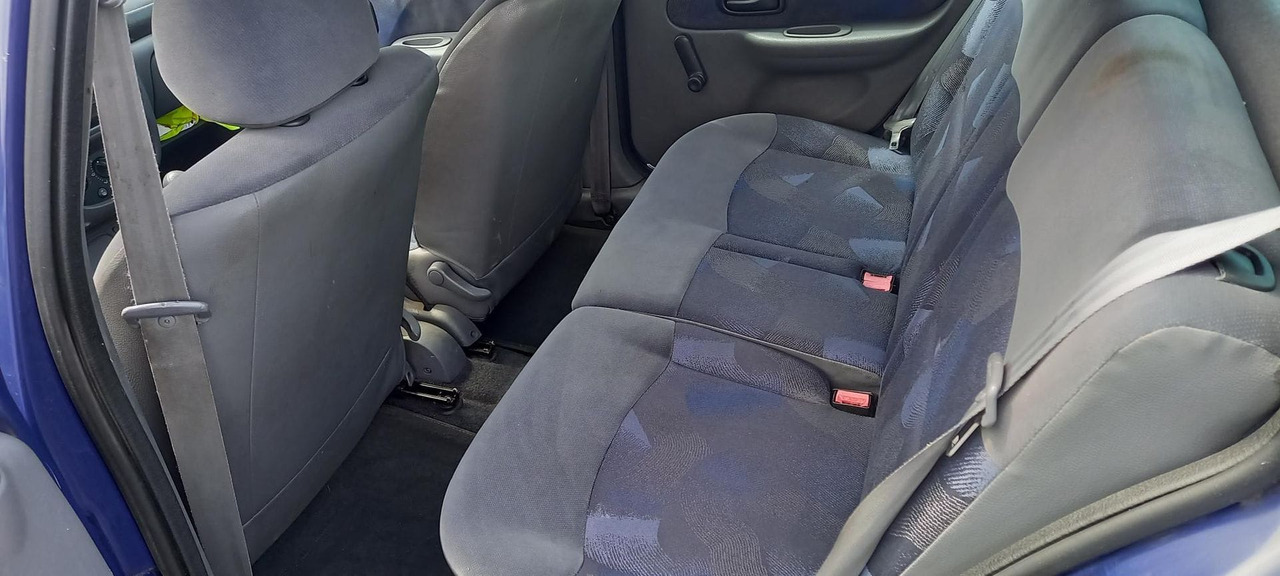 CLIO WITHOUT ROADWORTHINESS TEST - PKW: das Bild 4 CLIO WITHOUT ROADWORTHINESS TEST - PKW: das Bild 4