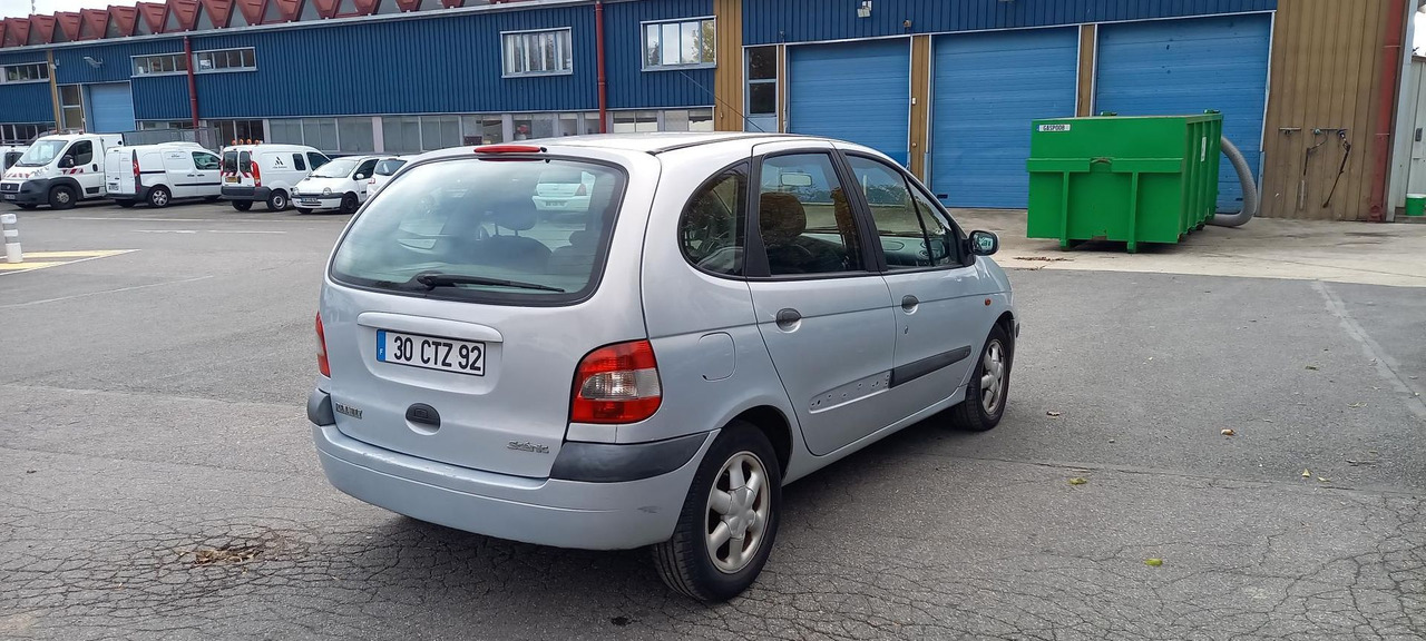 PKW MEGANE ESSENCE (241): das Bild 9 PKW MEGANE ESSENCE (241): das Bild 9