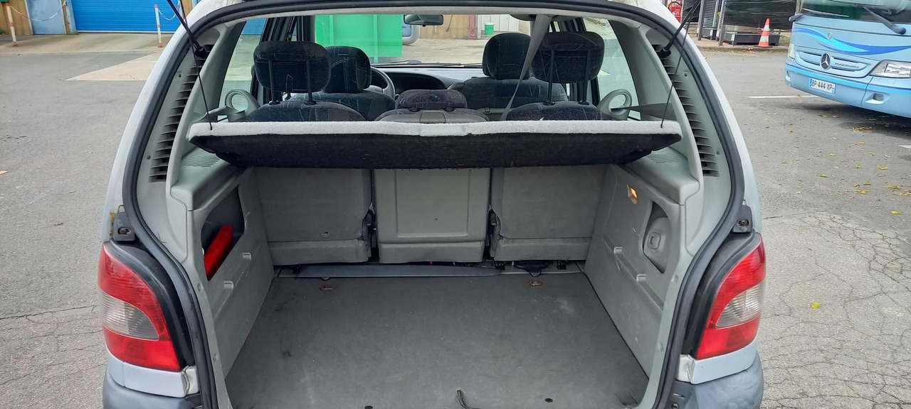 MEGANE ESSENCE (241) - PKW: das Bild 3 MEGANE ESSENCE (241) - PKW: das Bild 3