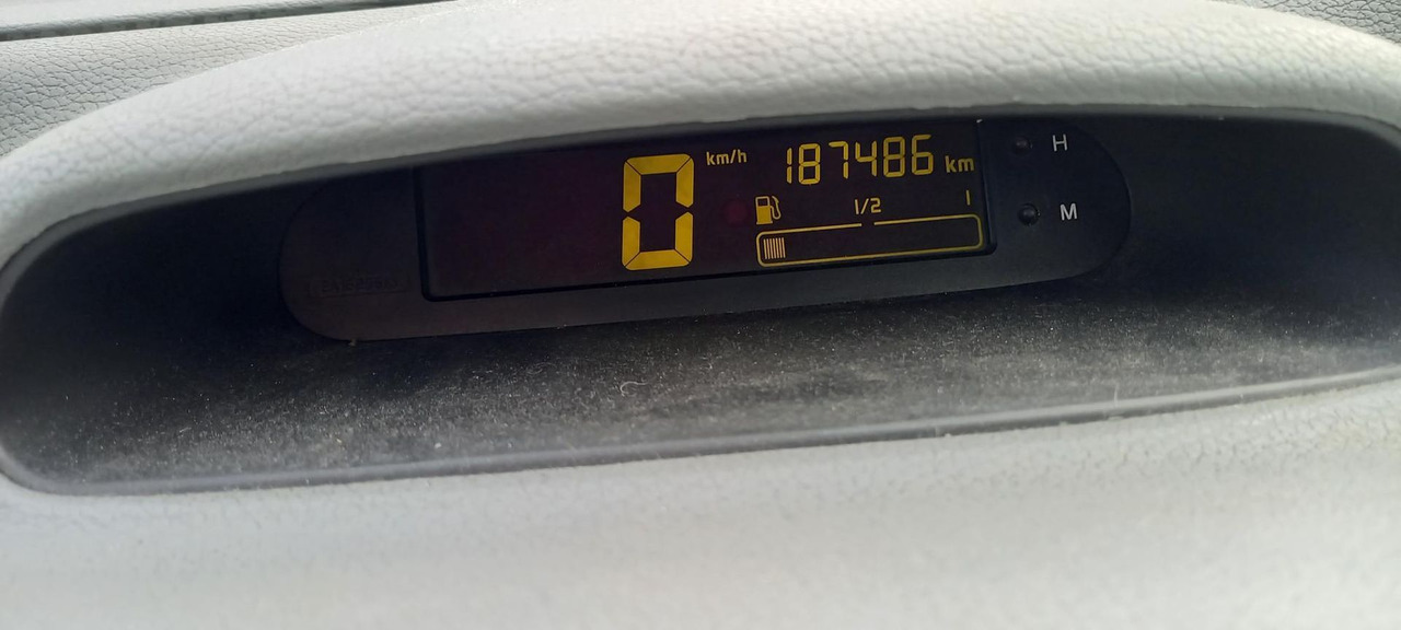 TWINGO ESSENCE (267) - PKW: das Bild 4 TWINGO ESSENCE (267) - PKW: das Bild 4