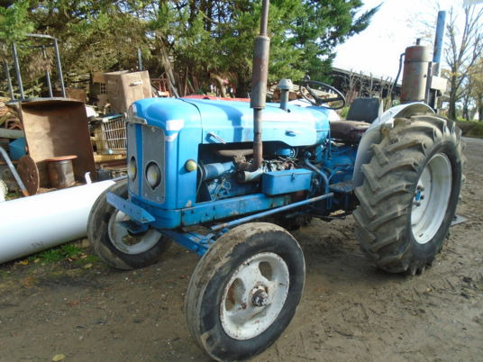 Fordson Major SUPER MAJOR - Traktor: das Bild 1 Fordson Major SUPER MAJOR - Traktor: das Bild 1