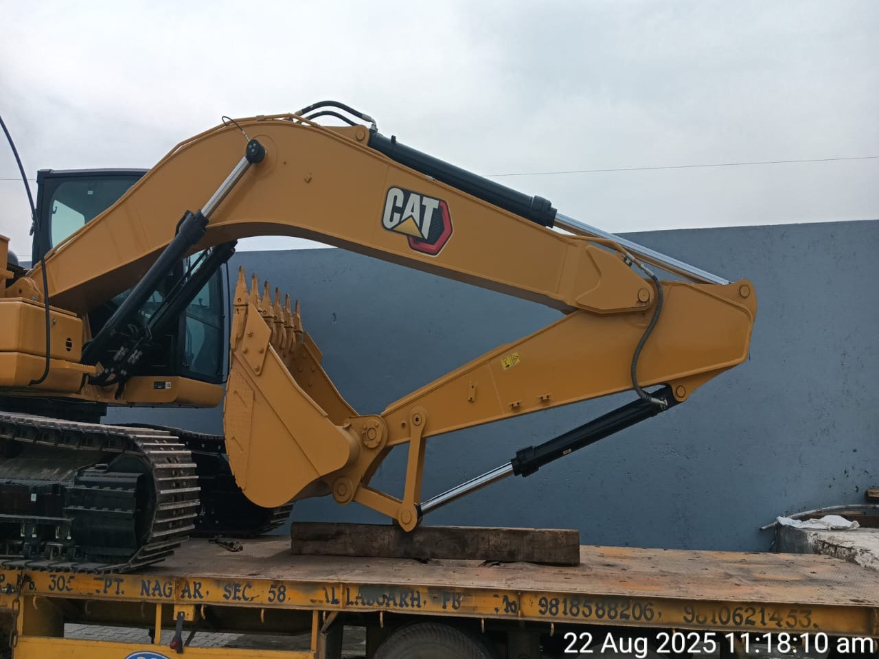 CATERPILLAR 323D3 - Bagger: das Bild 3 CATERPILLAR 323D3 - Bagger: das Bild 3