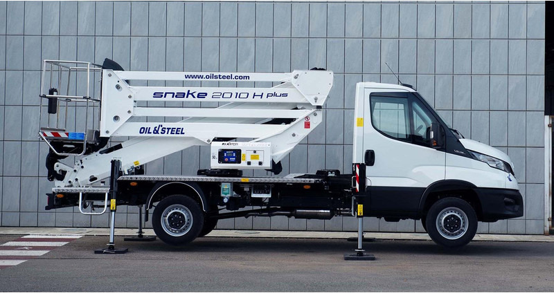 Oil & Steel Snake 2010 HE PLUS Sobre IVECO 35S14 Distancia entre ejes 3750 mm - LKW mit Arbeitsbühne: das Bild 1 Oil & Steel Snake 2010 HE PLUS Sobre IVECO 35S14 Distancia entre ejes 3750 mm - LKW mit Arbeitsbühne: das Bild 1