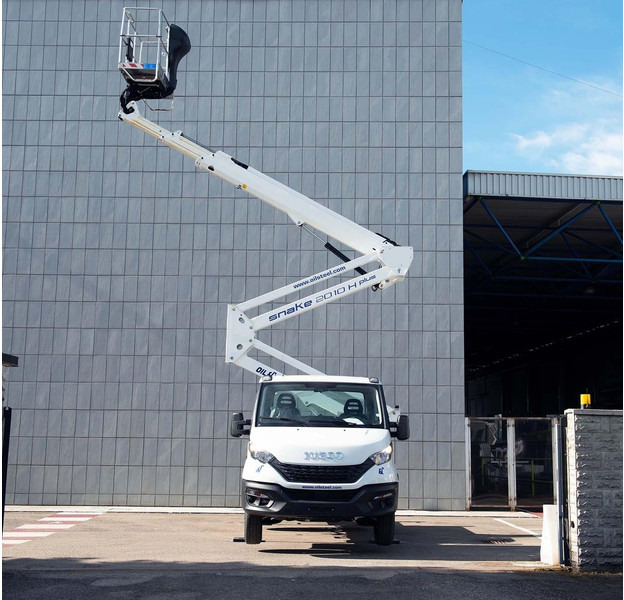 Oil & Steel Snake 2010 HE PLUS Sobre IVECO 35S14 Distancia entre ejes 3750 mm - LKW mit Arbeitsbühne: das Bild 2 Oil & Steel Snake 2010 HE PLUS Sobre IVECO 35S14 Distancia entre ejes 3750 mm - LKW mit Arbeitsbühne: das Bild 2