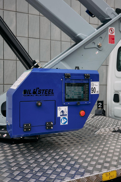 Oil & Steel Snake 26 Sobre IVECO 35S14 Distancia entre ejes 4100 mm - LKW mit Arbeitsbühne: das Bild 5 Oil & Steel Snake 26 Sobre IVECO 35S14 Distancia entre ejes 4100 mm - LKW mit Arbeitsbühne: das Bild 5