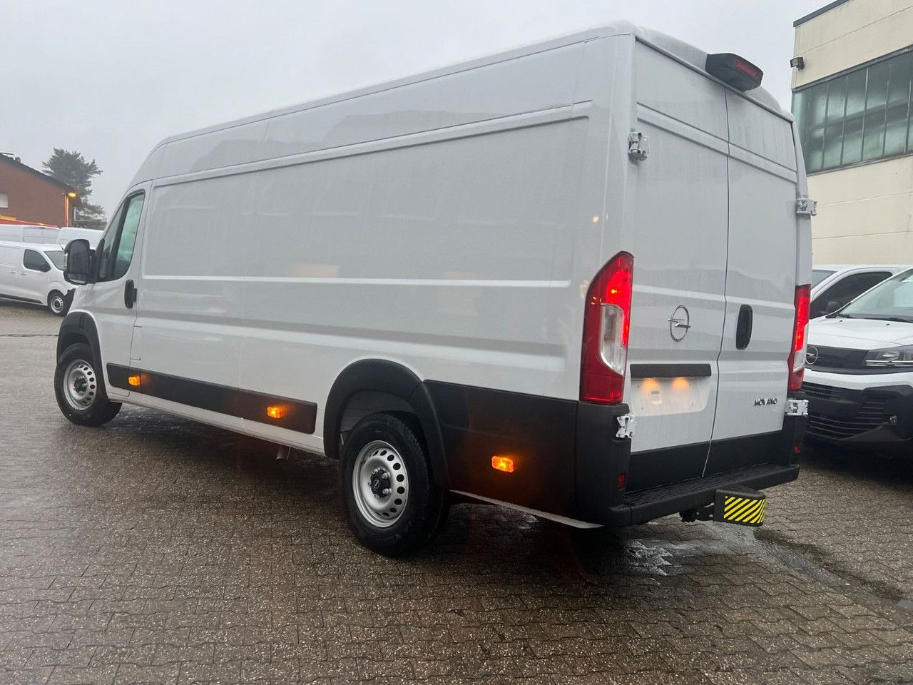 Opel Kasten 3,5 L4 H2 PS 180 Automatik+AHK Kasten 3,5 L4 H2 PS 180 Automatik+AHK - Kastenwagen: das Bild 5 Opel Kasten 3,5 L4 H2 PS 180 Automatik+AHK Kasten 3,5 L4 H2 PS 180 Automatik+AHK - Kastenwagen: das Bild 5