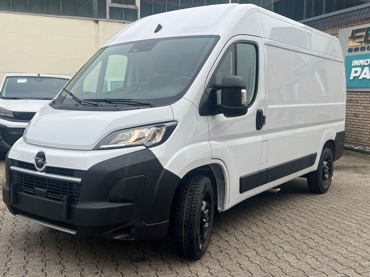 Opel Movano L2H2 140 Kasten Rückfahrkam Allwetter+ - Kastenwagen: das Bild 2 Opel Movano L2H2 140 Kasten Rückfahrkam Allwetter+ - Kastenwagen: das Bild 2