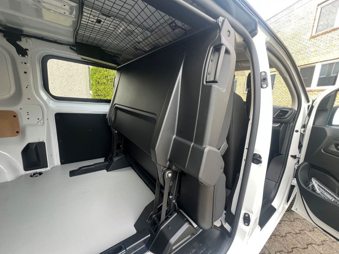 Kleintransporter Opel Vivaro Flex L3 6 Sitze Allwetter AHK Rückfahrka: das Bild 22 Kleintransporter Opel Vivaro Flex L3 6 Sitze Allwetter AHK Rückfahrka: das Bild 22