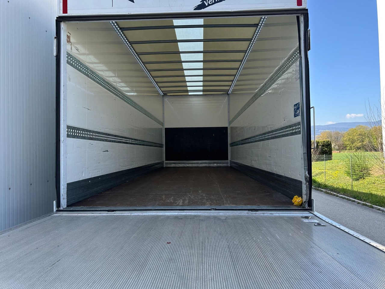 Mercedes-Benz Actros 1833 Koffer/LBW - Koffer LKW: das Bild 5 Mercedes-Benz Actros 1833 Koffer/LBW - Koffer LKW: das Bild 5