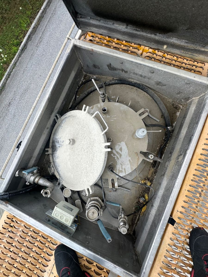 Schwarzmüller Chemi L4BH 42050L Lift BPW - Tankauflieger: das Bild 5 Schwarzmüller Chemi L4BH 42050L Lift BPW - Tankauflieger: das Bild 5