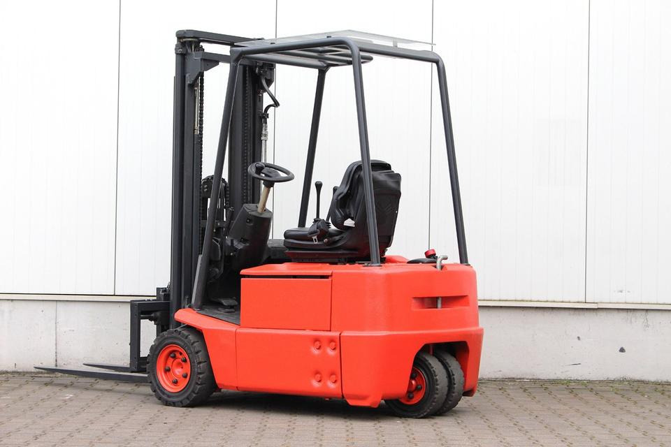 LINDE E15Z-02 Triplex 4,7m - Elektrostapler: das Bild 3 LINDE E15Z-02 Triplex 4,7m - Elektrostapler: das Bild 3