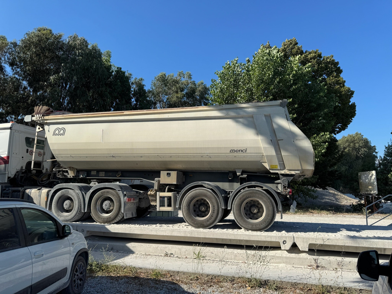 MENCI Semirimorchio Ribaltabile Mezzo d'opera - Kipper Auflieger: das Bild 4 MENCI Semirimorchio Ribaltabile Mezzo d'opera - Kipper Auflieger: das Bild 4