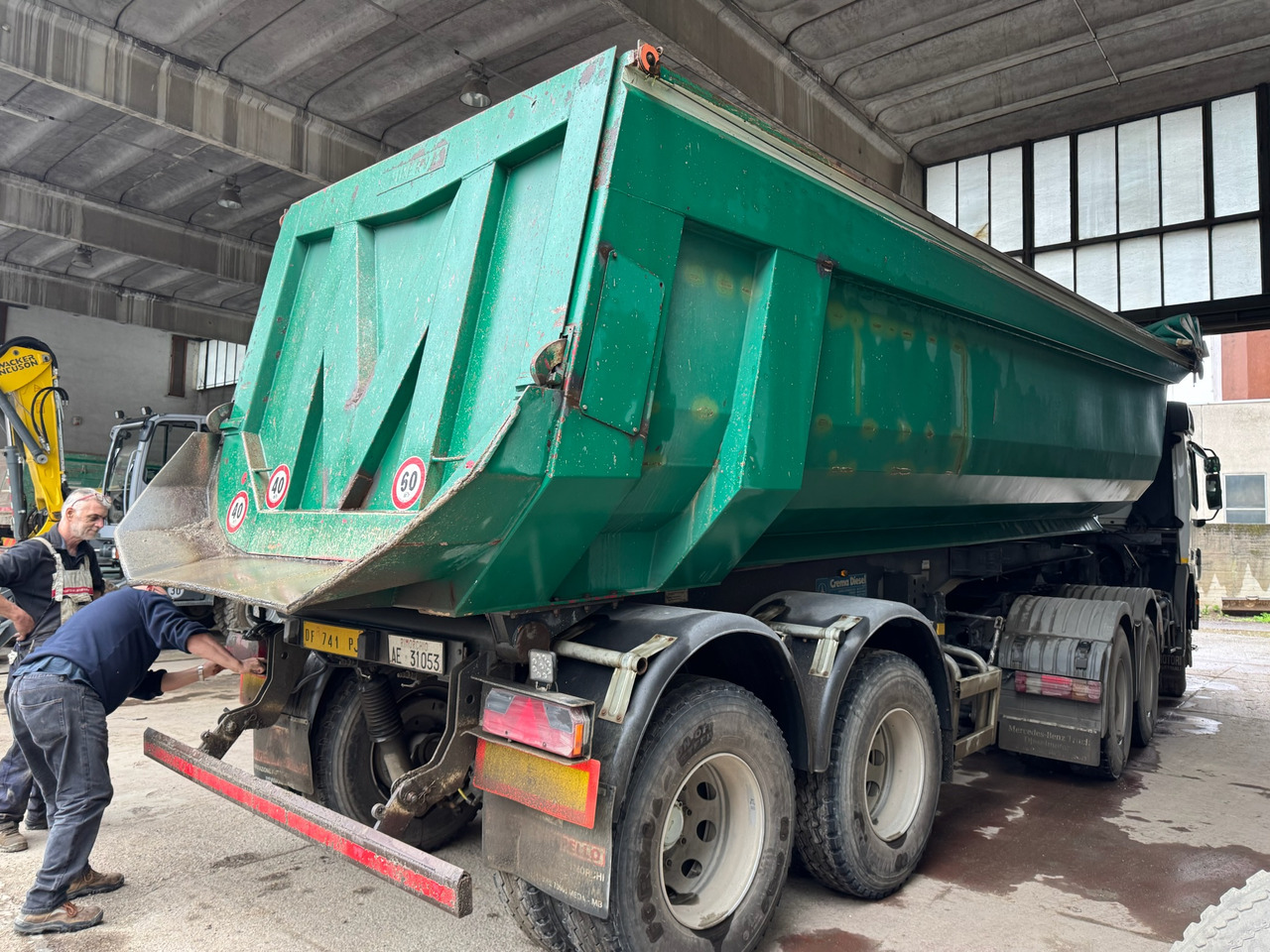 MINERVA Semirimorchio Ribaltabile Mezzo d'Opera - Kipper Auflieger: das Bild 2 MINERVA Semirimorchio Ribaltabile Mezzo d'Opera - Kipper Auflieger: das Bild 2