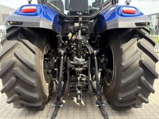 New Holland T7.300 PLMi - Traktor: das Bild 4 New Holland T7.300 PLMi - Traktor: das Bild 4