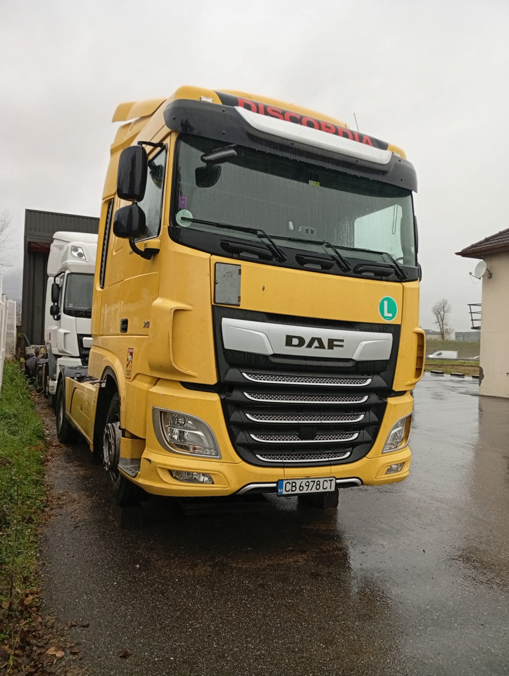 DAF XF430 - FR 73000, damaged engine - Sattelzugmaschine: das Bild 2 DAF XF430 - FR 73000, damaged engine - Sattelzugmaschine: das Bild 2