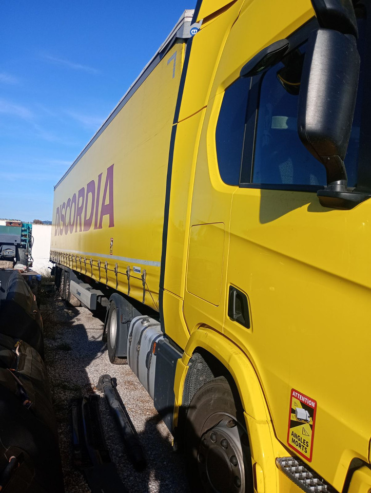 SCANIA R460 SUPER, Location: Villareal, Spain - Sattelzugmaschine: das Bild 3 SCANIA R460 SUPER, Location: Villareal, Spain - Sattelzugmaschine: das Bild 3