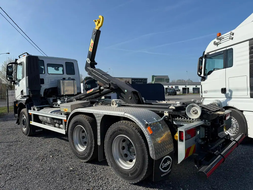 Iveco AD300T48 HYVALIFT 20 TONS*pare-choc hydraulique - Abrollkipper: das Bild 3 Iveco AD300T48 HYVALIFT 20 TONS*pare-choc hydraulique - Abrollkipper: das Bild 3