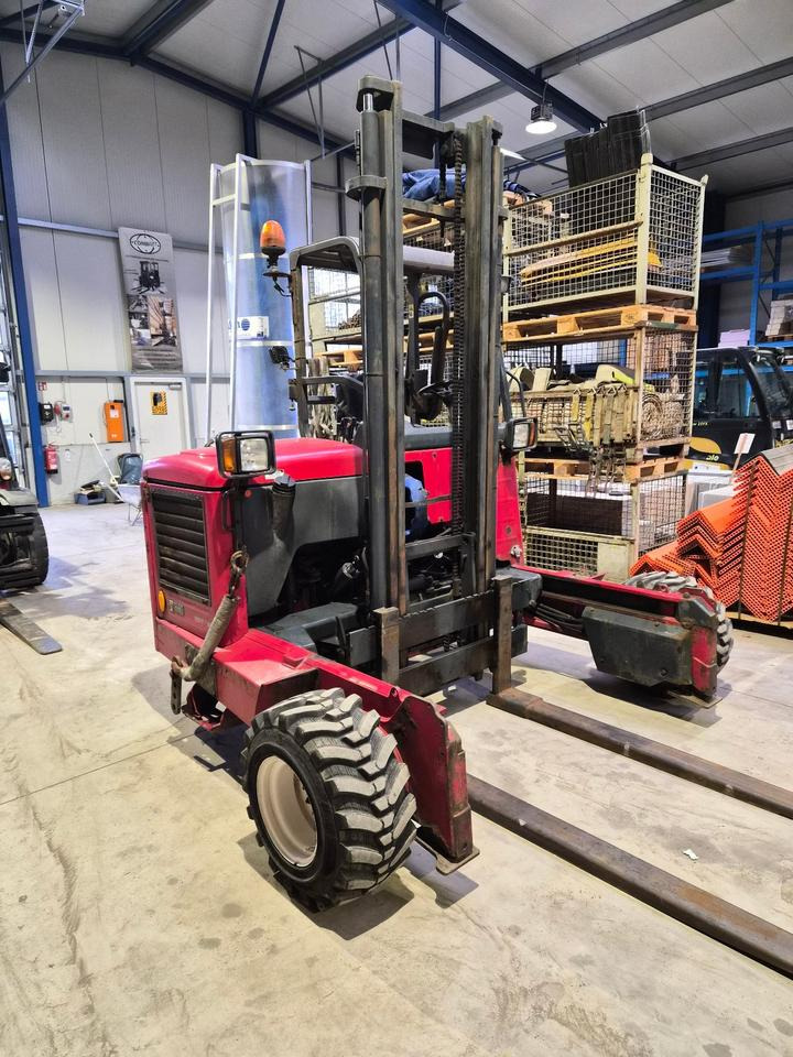 Moffett M5-20.3 + Bj. 2014 + 3,66mtr. Masthöhe + gr. Reifen - Mitnahmestapler: das Bild 4 Moffett M5-20.3 + Bj. 2014 + 3,66mtr. Masthöhe + gr. Reifen - Mitnahmestapler: das Bild 4