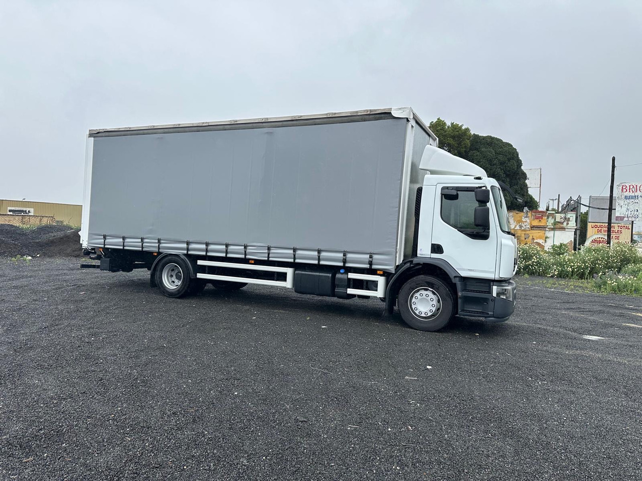 RENAULT PREMIUM 380 - Plane LKW: das Bild 2 RENAULT PREMIUM 380 - Plane LKW: das Bild 2