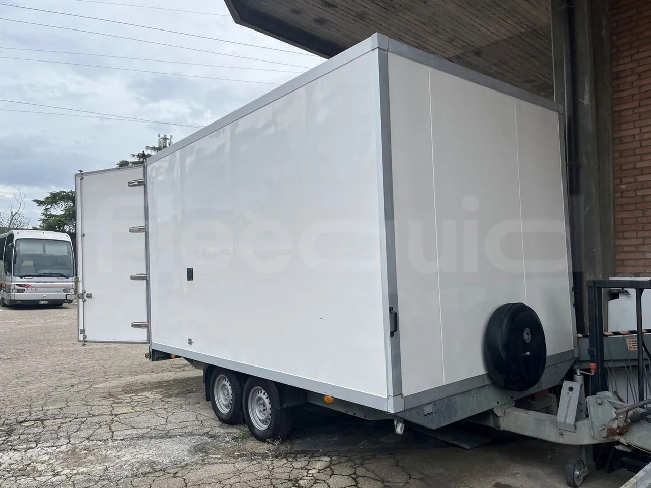 Humbaur Rimorchio - Reisebus: das Bild 3 Humbaur Rimorchio - Reisebus: das Bild 3