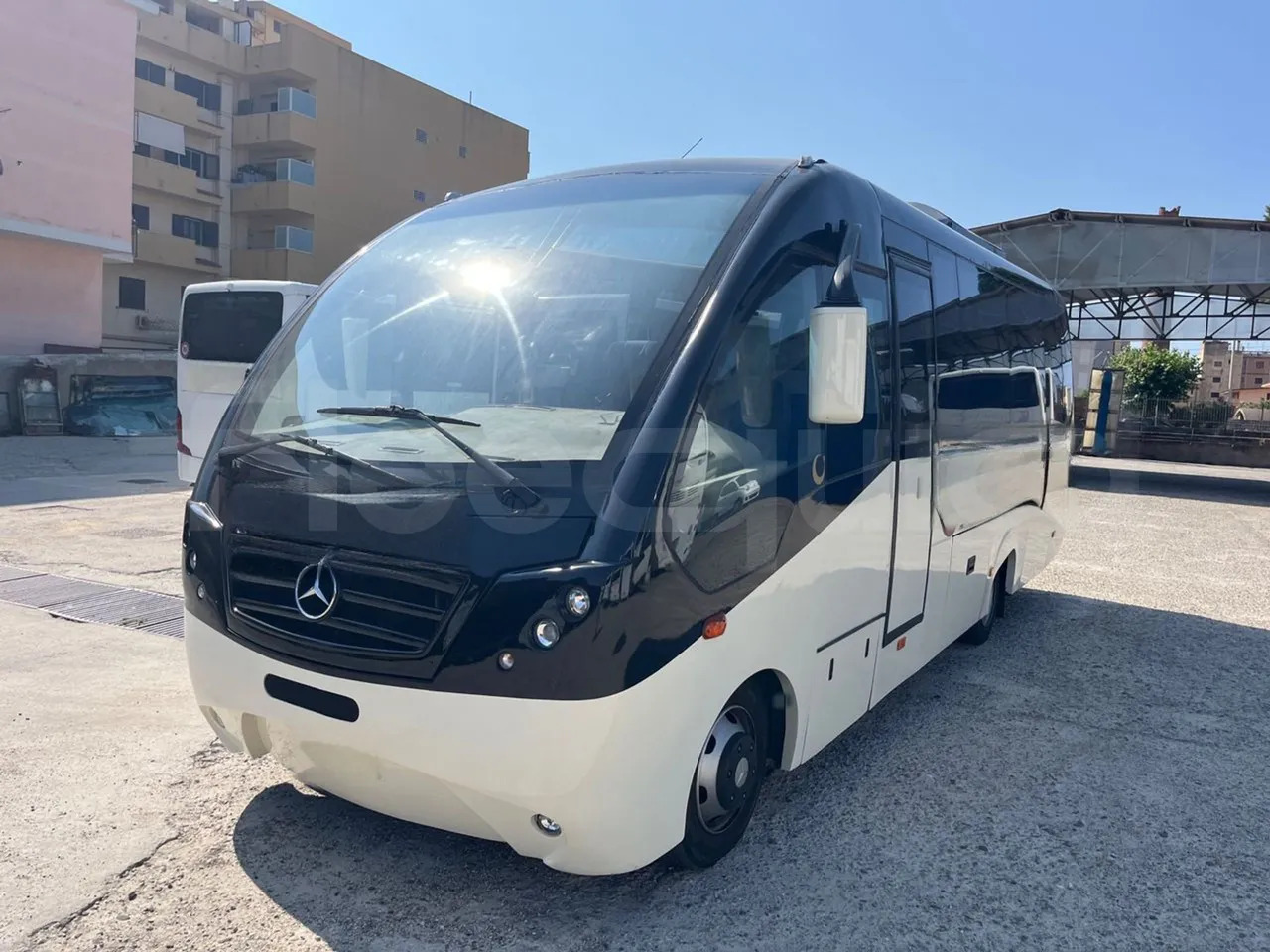Mercedes-Benz MB 818 S - Reisebus: das Bild 4 Mercedes-Benz MB 818 S - Reisebus: das Bild 4