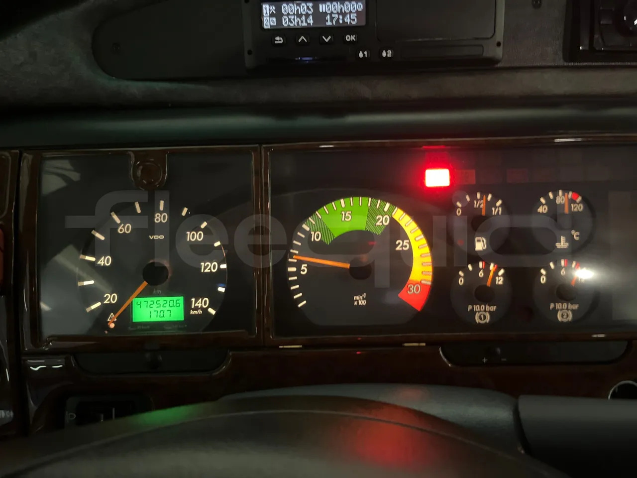 Mercedes-Benz MB 818 S - Reisebus: das Bild 3 Mercedes-Benz MB 818 S - Reisebus: das Bild 3