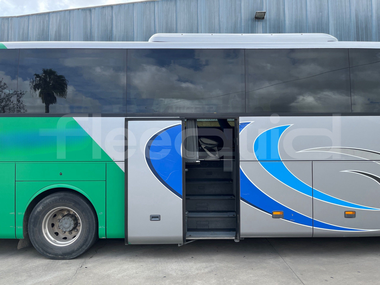 Reisebus Mercedes-Benz Tourismo: das Bild 14