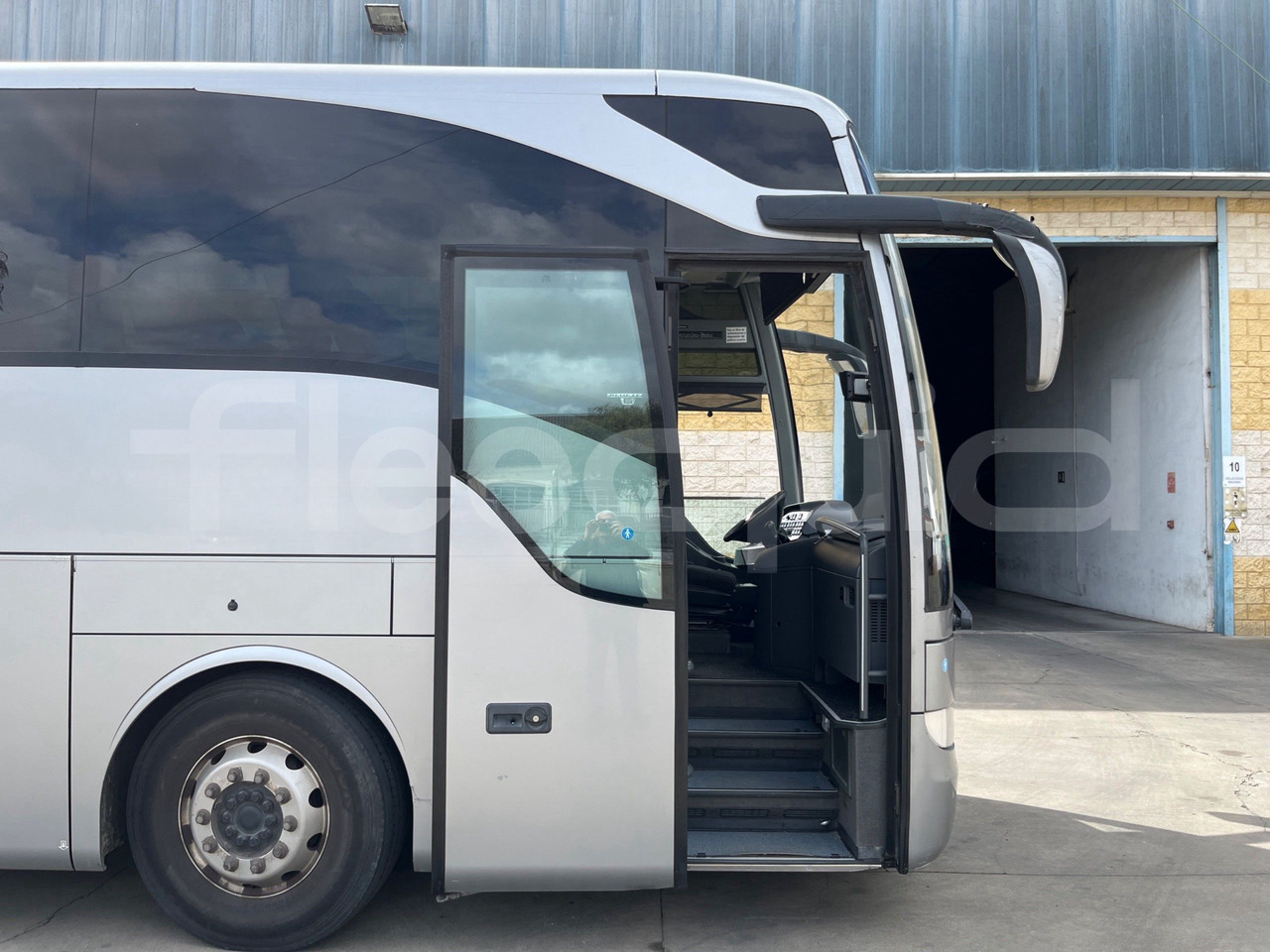 Reisebus Mercedes-Benz Tourismo: das Bild 13