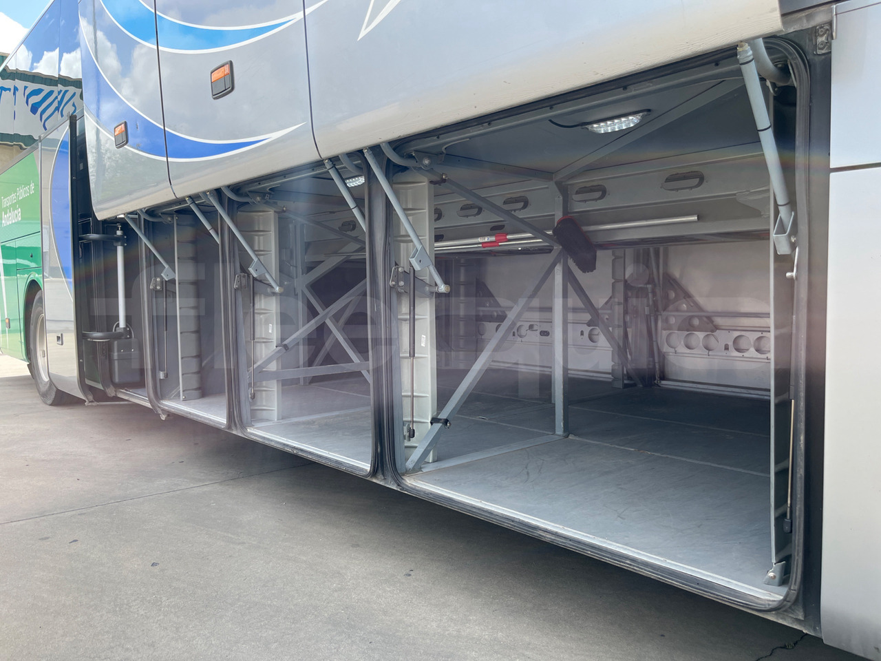 Reisebus Mercedes-Benz Tourismo: das Bild 8