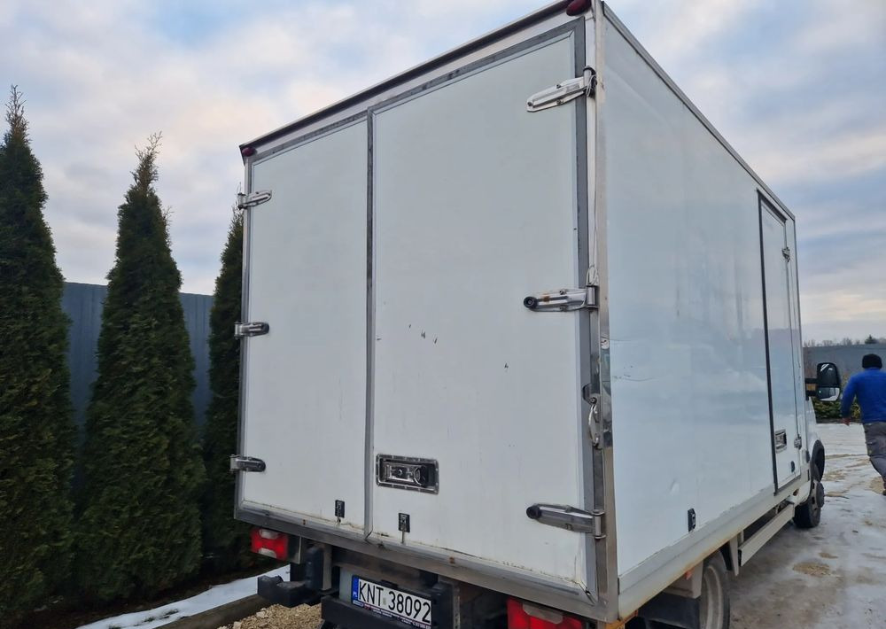 Chłodnia 3.7m ,7 palet, Agregat Carrier, Iveco, stan bardzo dobry. - Kühlkofferaufbau: das Bild 2 Chłodnia 3.7m ,7 palet, Agregat Carrier, Iveco, stan bardzo dobry. - Kühlkofferaufbau: das Bild 2