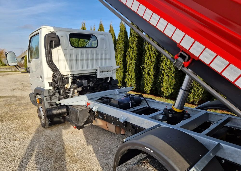 Nissan Cabstar 3.0 - Kipper Transporter: das Bild 5 Nissan Cabstar 3.0 - Kipper Transporter: das Bild 5