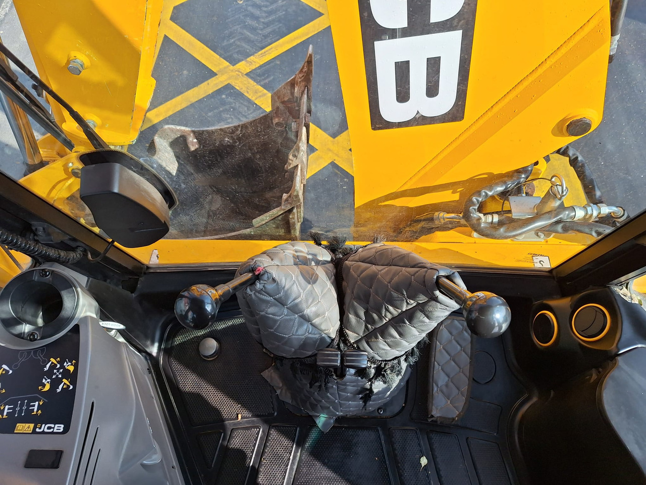 Baggerlader JCB 3CX: das Bild 19 Baggerlader JCB 3CX: das Bild 19