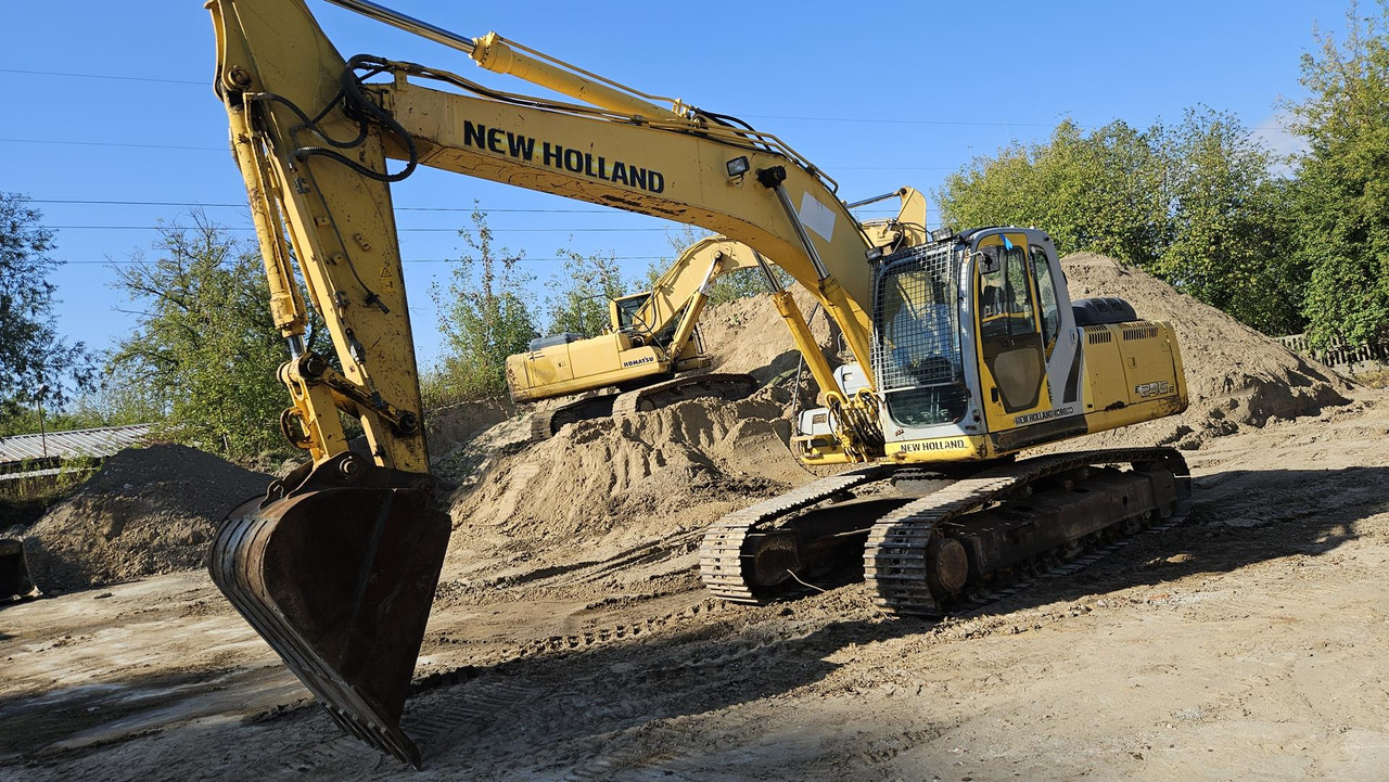 NEW HOLLAND E 245 B - Kettenbagger: das Bild 3 NEW HOLLAND E 245 B - Kettenbagger: das Bild 3