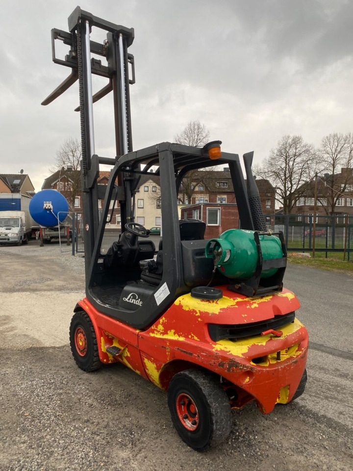Linde H20T-03 - Treibgasstapler: das Bild 4 Linde H20T-03 - Treibgasstapler: das Bild 4