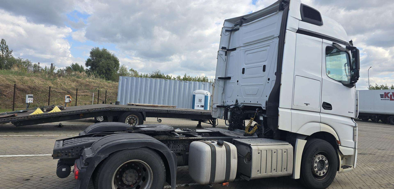 Mercedes-Benz ACTROS - Sattelzugmaschine: das Bild 5 Mercedes-Benz ACTROS - Sattelzugmaschine: das Bild 5