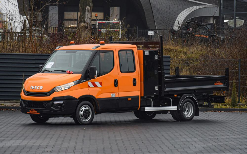 Iveco DAILY 35C16 / 2.3 - 160 KM / BRYGADÓWKA / 6 OSOBOWY / DOSTAWCZE / SKRZYNIA / KLIMA / NAWIGACJA / KAMERA COFANIA / TEMPOMAT / SERWISOWANY / SPROWADZONY - Transporter mit Doppelkabine: das Bild 1 Iveco DAILY 35C16 / 2.3 - 160 KM / BRYGADÓWKA / 6 OSOBOWY / DOSTAWCZE / SKRZYNIA / KLIMA / NAWIGACJA / KAMERA COFANIA / TEMPOMAT / SERWISOWANY / SPROWADZONY - Transporter mit Doppelkabine: das Bild 1