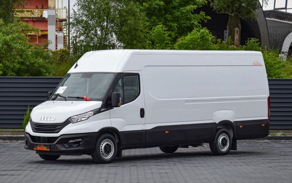 Iveco DAILY MAXI 35S16 / 2.3 - 160 KM / AUTOMAT HI-MATIC / NOWY MODEL / 3 OSOBY / DOSTAWCZE / BLASZAK / KLIMA / CZUJNIKI COFANIA / NISKI PRZEBIEG / 2022 / SERWISOWANY / Z NIEMIEC - Kastenwagen: das Bild 1 Iveco DAILY MAXI 35S16 / 2.3 - 160 KM / AUTOMAT HI-MATIC / NOWY MODEL / 3 OSOBY / DOSTAWCZE / BLASZAK / KLIMA / CZUJNIKI COFANIA / NISKI PRZEBIEG / 2022 / SERWISOWANY / Z NIEMIEC - Kastenwagen: das Bild 1