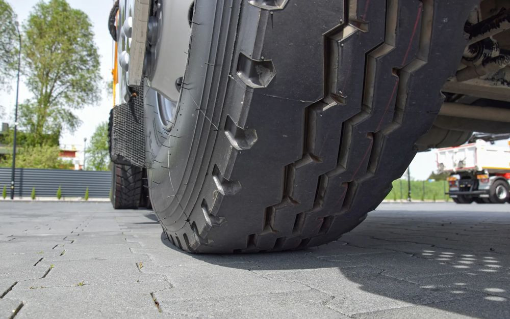 MAN TGS 26.400 / 6x4 / EURO 6 / UDT / HDS FASSI 165 / WYSUW x3 / ROTATOR / CHWYTAK / STEROWANIE RADIOWE / WZMOCNIONA RAMA / WYWROTKA / HYDROBURTA / AUTOMAT / 2017 / NOWE OPONY - 100% / NISKI PRZEBIEG - Leasing MAN TGS 26.400 / 6x4 / EURO 6 / UDT / HDS FASSI 165 / WYSUW x3 / ROTATOR / CHWYTAK / STEROWANIE RADIOWE / WZMOCNIONA RAMA / WYWROTKA / HYDROBURTA / AUTOMAT / 2017 / NOWE OPONY - 100% / NISKI PRZEBIEG: das Bild 11 MAN TGS 26.400 / 6x4 / EURO 6 / UDT / HDS FASSI 165 / WYSUW x3 / ROTATOR / CHWYTAK / STEROWANIE RADIOWE / WZMOCNIONA RAMA / WYWROTKA / HYDROBURTA / AUTOMAT / 2017 / NOWE OPONY - 100% / NISKI PRZEBIEG - Leasing MAN TGS 26.400 / 6x4 / EURO 6 / UDT / HDS FASSI 165 / WYSUW x3 / ROTATOR / CHWYTAK / STEROWANIE RADIOWE / WZMOCNIONA RAMA / WYWROTKA / HYDROBURTA / AUTOMAT / 2017 / NOWE OPONY - 100% / NISKI PRZEBIEG: das Bild 11